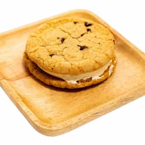 Buc-ee’s Vanilla Ice Cream Chocolate Chip Sandwich Cookie
